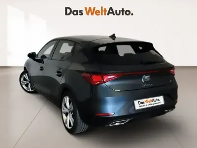 Usado Seat Leon FR 150 CV (110 kW) 2024 Gris Berlina