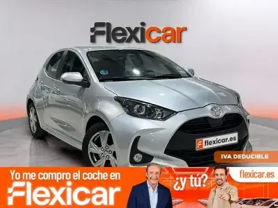 Usado Toyota Yaris Active 116 CV (85 kW) 2025 Gris Utilitario