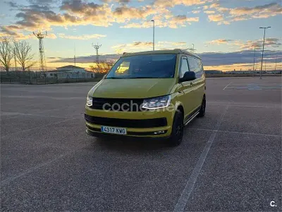 Usado VW Multivan 150 CV (110 kW) 2017 Amarillo Monovolumen