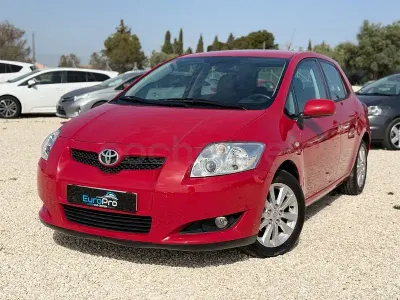 Używany Toyota Auris Sol 124 KM (91 kW) 2008 Czerwony Hatchback