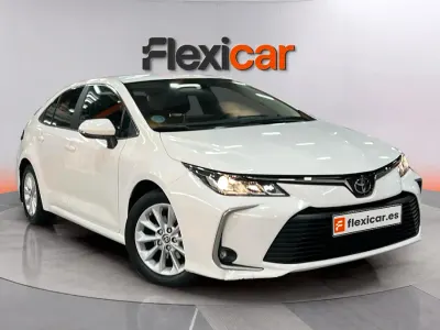 Usado Toyota Corolla Sol 125 CV (91 kW) 2022 Blanco Berlina