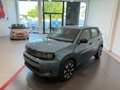 Nuevo Fiat Grande Panda Icon 110 CV (80 kW) 2026 Azul Utilitario