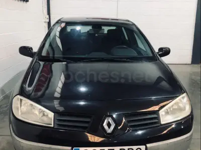Usado Renault Mégane Dynamique 115 CV (84 kW) 2005 Negro Berlina
