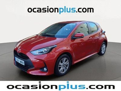 Usado Toyota Yaris Edition 125 CV (91 kW) 2024 Rojo Utilitario