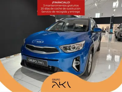 Usado Kia Stonic 100 HP (73 kW) 2022 Azul SUV
