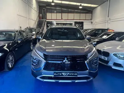 Usado Mitsubishi Eclipse Cross 188 CV (138 kW) 2025 Gris / plata SUV