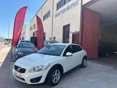Usado Volvo C30 Momentum 114 CV (83 kW) 2012 Blanco Utilitario