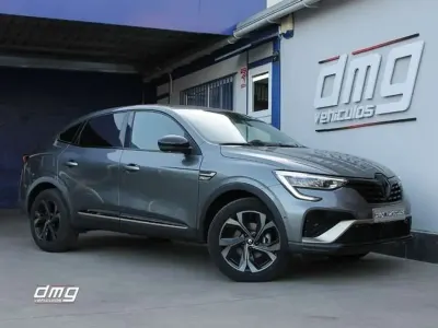 Usado Renault Arkana 145 CV (106 kW) 2023 Gris SUV