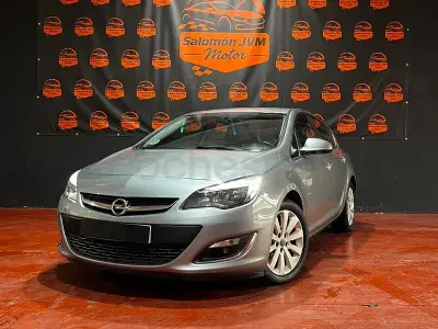 Usado Opel Astra Business 110 CV (80 kW) 2013 Gris / plata Familiar