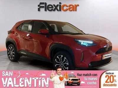 Rojo Usado 2024 Toyota Yaris Hybrid Active | 21.990 € (Precio justo)