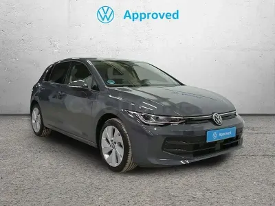Usado VW Golf VIII 115 CV (84 kW) 2025 Gris / plata Berlina