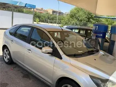 Usado Ford Focus Sport 115 CV (84 kW) 2010 Gris / plata Berlina