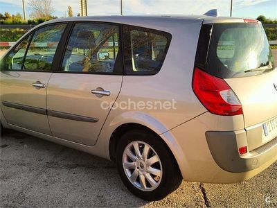 Usado Renault Scénic II Expression 130 CV (95 kW) 2007 Beige Monovolumen