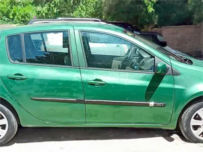 Usado Renault Clio II 85 CV (62 kW) 2006 Verde Berlina