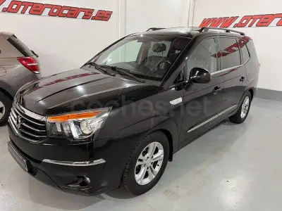 Usado SsangYong Rodius Limited 178 CV (130 kW) 2016 Negro Monovolumen