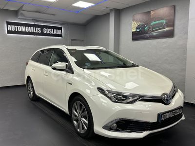 Toyota Auris Hybrid