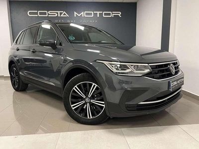 Gris Usado 2022 VW Tiguan Life SUV | 24.600 € (Super precio)