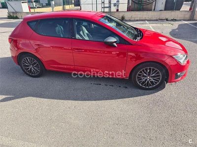 Usado Seat Leon CONNECT 110 CV (80 kW) 2016 Rojo Berlina