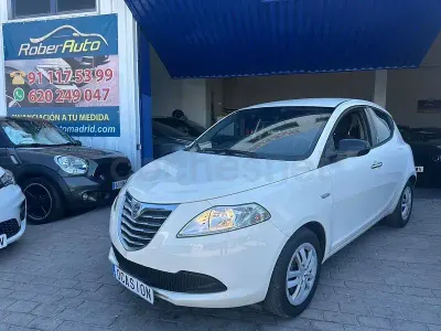 Usado Lancia Ypsilon 69 CV (50 kW) 2013 Blanco Utilitario