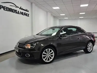 Usado VW Eos Sport 140 CV (102 kW) 2012 Gris / plata Descapotable
