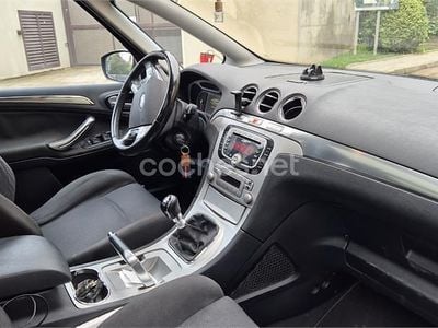 Gris / plata Usado 2009 Ford S-MAX Titanium Monovolumen | 5000 € (Precio justo)