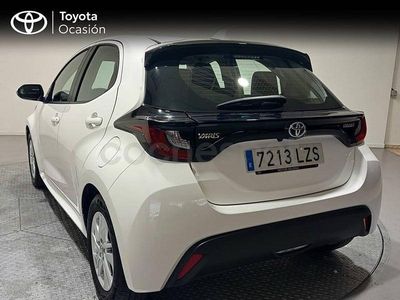 Usado Toyota Yaris Hybrid Business Edition 116 CV (85 kW) 2022 Blanco Berlina