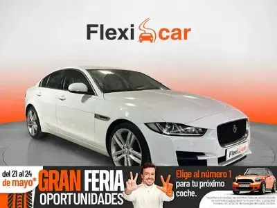 Usado Jaguar XE Pure 180 CV (132 kW) 2017 Blanco Berlina
