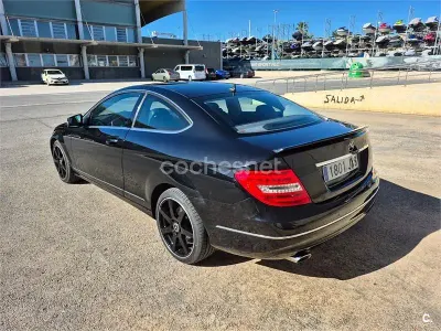 Usado Mercedes C220 170 CV (125 kW) 2011 Negro Coupe
