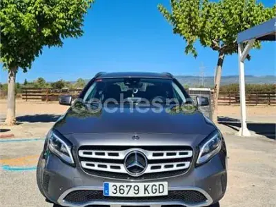Usado Mercedes GLA200 156 CV (114 kW) 2017 Gris / plata SUV