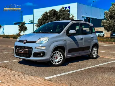Usado Fiat Panda Lounge 69 CV (50 kW) 2019 Gris Utilitario