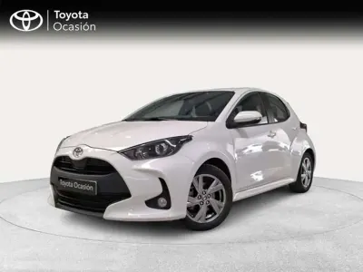 Usado Toyota Yaris Active 116 CV (85 kW) 2025 Blanco Utilitario