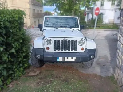 Usado Jeep Wrangler Sahara 200 CV (147 kW) 2011 Blanco SUV