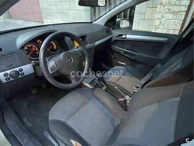Usado Opel Astra Cosmo 100 CV (73 kW) 2004 Verde Berlina