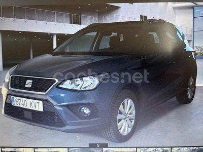 Usado Seat Arona Ecomotive 115 CV (84 kW) 2019 Gris / plata SUV