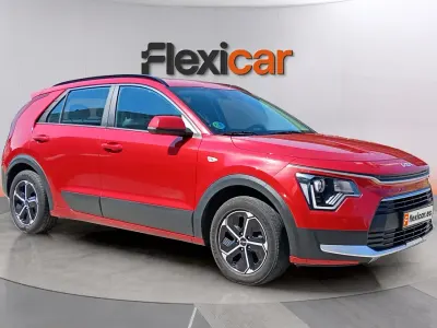 Usado Kia Niro 141 CV (103 kW) 2024 Rojo SUV