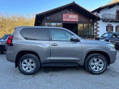 Begagnad Toyota Land Cruiser 177 HK (130 kW) 2018 Beige SUV