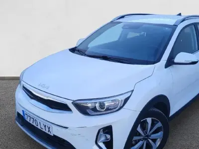 Usado Kia Stonic 100 CV (73 kW) 2022 SUV
