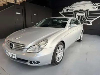 Usado Mercedes CLS350 272 CV (200 kW) 2005 Plateado Coupe