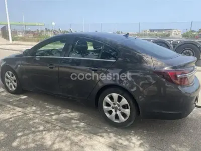 Usado Opel Insignia Business 120 CV (88 kW) 2013 Gris / plata Berlina
