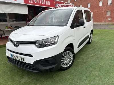 Usado Toyota Proace City City 102 CV (75 kW) 2022 Blanco Monovolumen