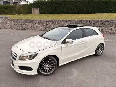Usado Mercedes A180 AMG line 122 CV (89 kW) 2015 Blanco Utilitario