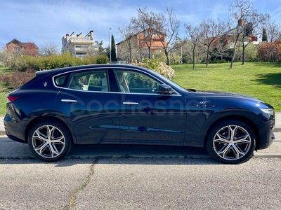 Usado Maserati Levante 349 CV (256 kW) 2021 Azul SUV