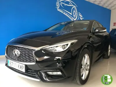 Usado Infiniti Q30 Premium 109 CV (80 kW) 2018 Negro Berlina
