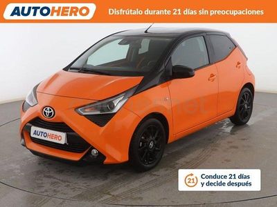 Usado Toyota Aygo X-play 72 CV (52 kW) 2019 Naranja Utilitario