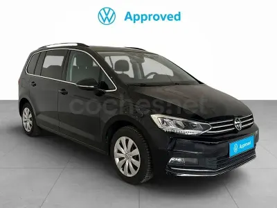Usado VW Touran Advance 150 CV (110 kW) 2023 Negro Monovolumen