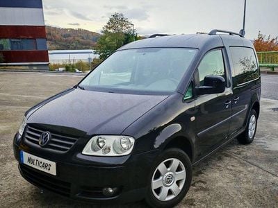 Usado VW Caddy Life 105 CV (77 kW) 2010 Negro Monovolumen