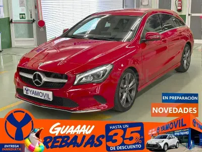 Usado Mercedes CLA180 Shooting Brake 122 CV (89 kW) 2018 Rojo Familiar