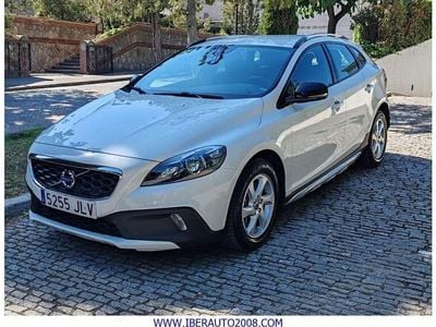Blanco Usado 2016 Volvo V40 Momentum SUV | 13.600 € (Precio justo)