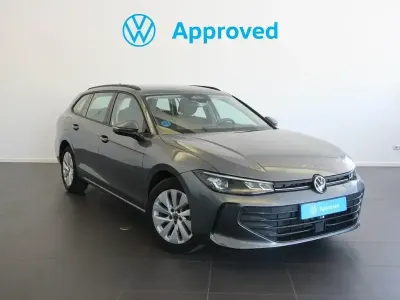 Usado VW Passat 204 CV (150 kW) 2025 Gris Familiar