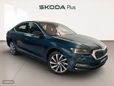 Usado Skoda Octavia Selection 150 CV (110 kW) 2023 Azul Berlina